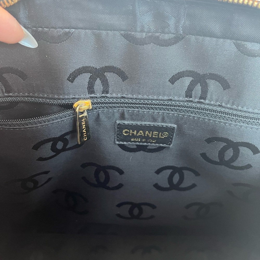 Chanel Black Leather Cream Wild Stitch Handbag - Picture 8 of 17